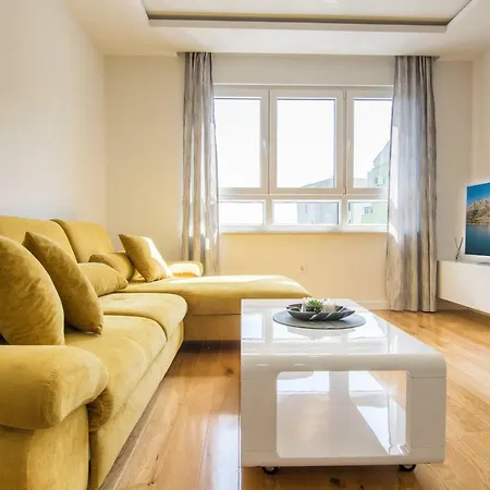 Apartament Tone